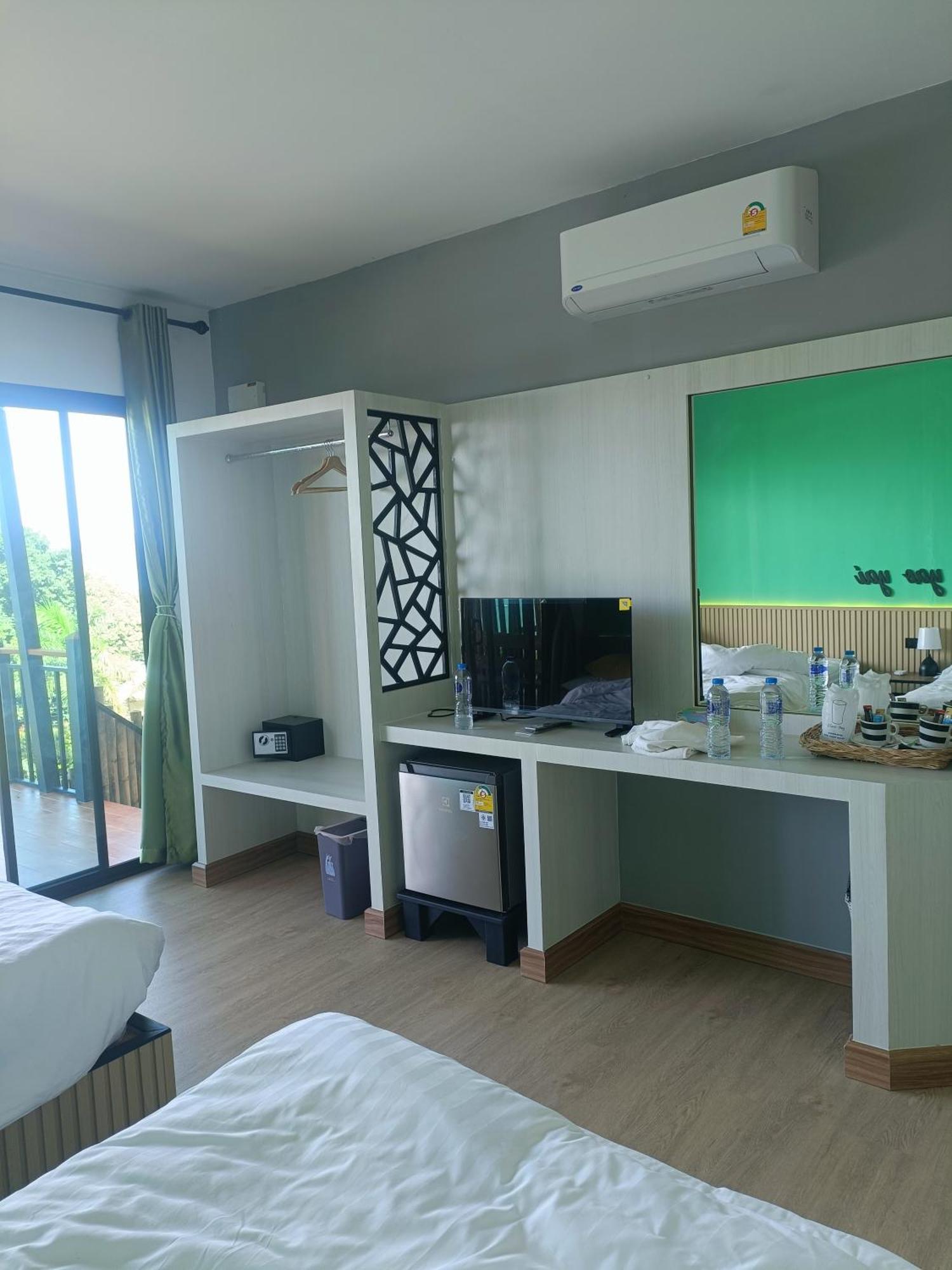 เรสติ้งเพลส เกาะยาวใหญ่ Hostel ภายนอก รูปภาพ